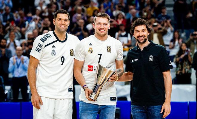 糟透了，詹姆斯-33正负值创湖人生涯新低，也是其生涯第三低（詹姆斯正负值-33刷新湖人时期最低，同时也是其职业生涯第三低）