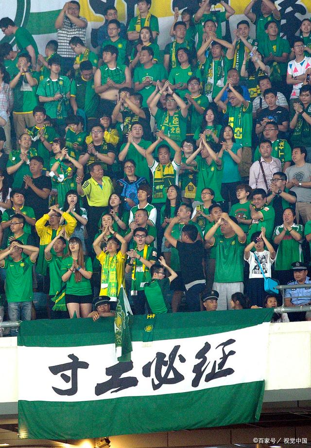 快船惨遭18分逆转！登卡空砍54分 近19战16败跌至西部倒数第二（快船遭18分大逆转！登卡轰54分仍无力回天 近19战16负跌至西部倒数第二）