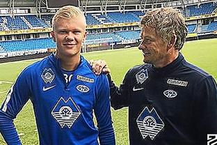 环足奖年度最佳女足球员候选：邦马蒂、普特利亚斯、凯莉在列（环足奖年度最佳女足球员候选名单公布：邦马蒂、普特利亚斯、凯莉入围）