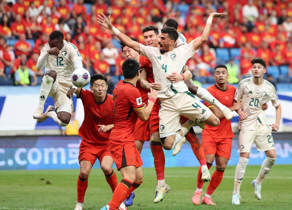 美记：鹈鹕更有可能留下锡安而非交易他 各队认为他无法达到巅峰（美记：多队不看好锡安触顶，鹈鹕更倾向留下而非交易）