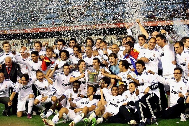 打得可以！王哲林7中5高效拿下16分8板1助2断2帽（表现亮眼！王哲林7投5中高效贡献16分8篮板1助攻2抢断2封盖）