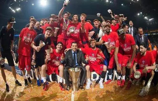 姆卡萨：球队目标就是夺冠，为曼城首秀是值得骄傲的时刻（姆卡萨：球队剑指冠军，曼城处子秀令我自豪）