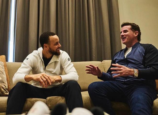 太阳报：森林后卫埃纳在养伤期间和其他球员的女友谈恋爱（太阳报称：森林后卫埃纳伤停期间疑与其他球员的女友相恋）