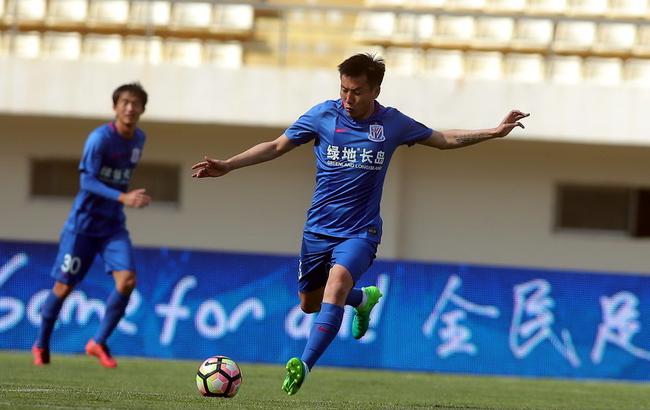 记者：出场时间过少，埃切维里要求曼城终止在药厂的租借合同（因出场机会稀少，埃切维里请求曼城提前终止其在勒沃库森的租借）