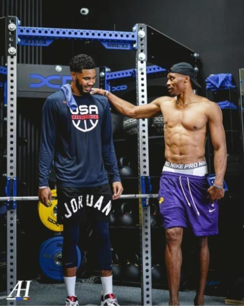 西甲第19轮巴萨主场3-1逆转马竞 奥尔莫进球（西甲第19轮：巴萨主场3-1逆转马竞，奥尔莫破门）