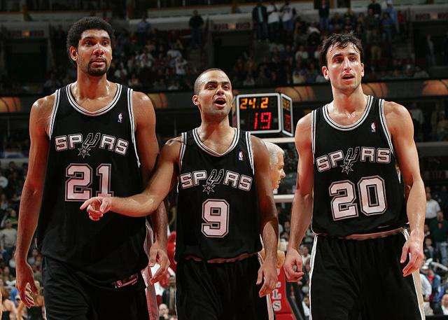 从2002年韩日世界杯开始喜欢上足球，当时政治老...（我的足球情结始于2002年韩日世界杯）