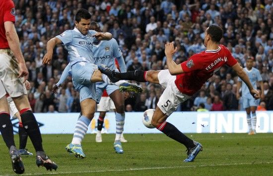 进攻状态不佳！西亚卡姆半场17分钟 11中3拿到11分2板2助（西亚卡姆手感欠佳：半场17分钟11投3中，收获11分2篮板2助攻）