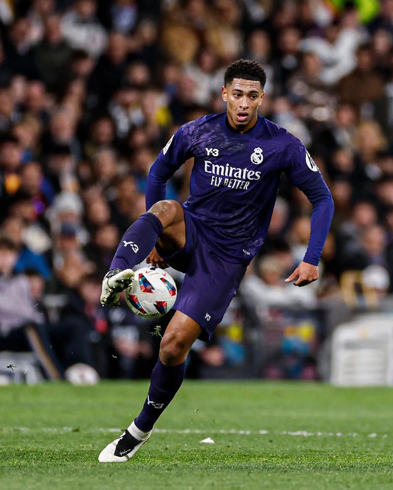 阿媒：埃切韦里想冬窗租回河床，但曼城希望再次租给欧洲球队（阿媒称埃切韦里想冬窗租返河床，曼城更愿将其再租往欧洲球队）