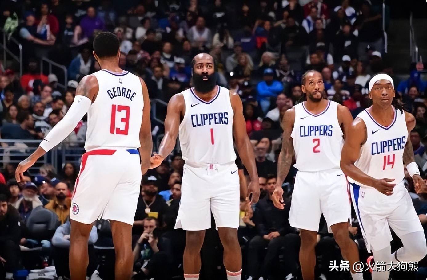 巴媒：西班牙人询问了罗比尼奥儿子小罗比尼奥，球员年底满18（巴媒：西班牙人打听罗比尼奥之子小罗比尼奥，球员将于年底年满18岁）